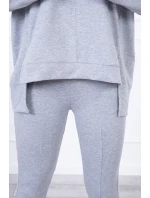 Souprava s oversize šedou halenkou