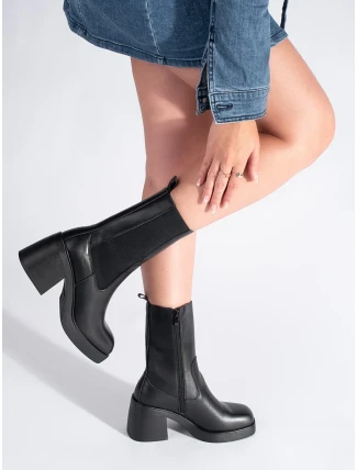 Módní dámské černé kotníčkové boty na širokém podpatku Módní dámské černé kotníčkové boty na širokém podpatku