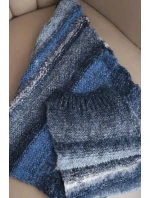 Dámský šátek z měkké a teplé vlny v barevných pruzích KN19 jeansový Dámský šátek z měkké a teplé vlny v barevných pruzích KN19 jeansový