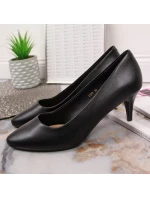 Černé lodičky na jehlovém podpatku W Sergio Leone