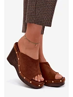 Dámské sandály na platformě z imitace semiše zlaté spony Camel Norvia