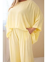 Dámský komplet Plus Size z viskózy se širokými kalhotami a halenkou žlutý