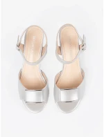 Pohodlné stříbrné  sandály dámské na širokém podpatku