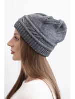 Dámská zimní čepice z vlny a s pleteným vzorem K428 grafitová