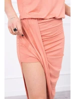 Meruňkové asymetrické šaty