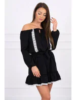 Šaty s otevřenými rameny a krajkou černé