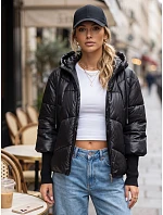 Krátká dámská prošívaná bunda s kapucí, černá, FashionStreet TY5797 Krátká dámská prošívaná bunda s kapucí, černá, FashionStreet TY5797