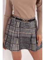 Kraťasy s sukňovou dolní částí model 221576 Italy Moda