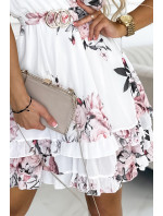 Šaty s psaníčkovým výstřihem, páskem a krátkými rukávy - bílé s růžemi