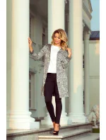 Teplý dámský přehoz s kapucí, kapsami a vzorem "město" model 6376504