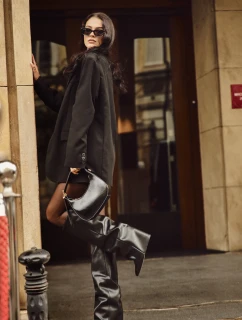 Zateplené dámské kozačky s otočeným horním lemem na podpatku Černé Elivira