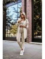 629-1 Pohodlný oversize svetr s kapucí a stylovou nášivkou - béžový