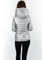 Stříbrná prošívaná dámská bunda s kapucí (B9561)