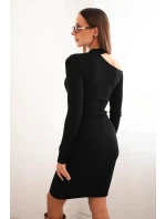 Dámská pletená šaty s dlouhým rukávem a asymetrickým výstřihem černá