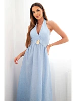 Dámské viskózové maxi šaty vázané u krku s ozdobnou sponou modrá