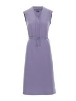 S410 Šaty áčkového střihu s vázáním a výstřihem do V - holubičí šeď