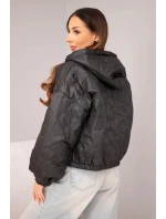 Dámská prošívaná bunda s kapucí a dekorativním květinovým ražením černá