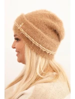 Dámská zimní čepice huňatá s perlami a ozdobným vzorem camelová