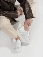 Krásné bílé  tenisky dámské bez podpatku