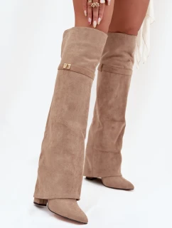 Zateplené kozačky s ohnutým horním dílem nad kolenem s jehlovým podpatkem béžové Serelle