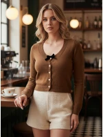 Dámský krátký svetr s mašlí LAMURE hnědý FashionStreet MY2472