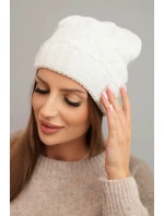 Dámská zimní čepice s vlnou a strukturální vazbou K432 ecru
