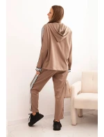 Dámský komplet s viskózou, lampasem a sportovní bundou fango Dámský komplet s viskózou, lampasem a sportovní bundou fango