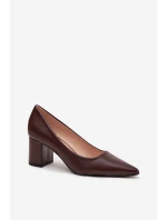 Lodičky na sloupkovém podpatku se špičatými nosy čokoládové Ryvessa