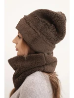 Dámský polarový komplet čepice a nákrčník s ozdobnou nášivkou hnědý