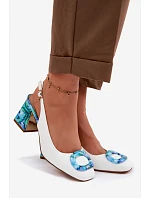 Kožené dámské sandály na podpatku s přezkou D&A LZ61-2010 bílé Kožené dámské sandály na podpatku s přezkou D&A LZ61-2010 bílé