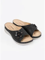 Pohodlné dámské  nazouváky černé na plochém podpatku