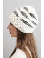 Dámská zimní čepice z vlny v hrubém pletení a pruhy K465 ecru + grafitová