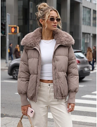 Dámská zimní prošívaná bunda s kožešinou v barvě taupe, FashionStreet TY5820 Dámská zimní prošívaná bunda s kožešinou v barvě taupe, FashionStreet TY5820
