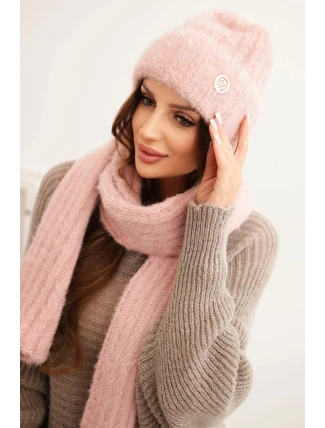 Dámský komplet čepice a dlouhého šálu z měkké příze pudrově růžový Dámský komplet čepice a dlouhého šálu z měkké příze pudrově růžový