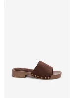 Dámské pantofle na nízkém podpatku se zlatými sponami čokoládové Girella