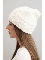 Dámská zimní čepice s vlnou o hrubém copánkovém pletení K481 ecru