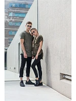 Build your Brand BY 028 Pánské tričko "Shaped Long" 56.0028 olive Build your Brand BY 028 Pánské tričko "Shaped Long" 56.0028 olive