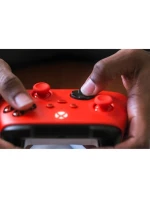 Ovladač Microsoft Xbox Series - pulzující červená barva