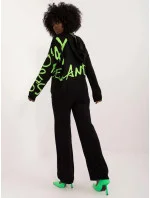 Černo/zelený dvoudílný komplet - svetr s kapucí a široké kalhoty (1469) Černo/zelený dvoudílný komplet - svetr s kapucí a široké kalhoty (1469)