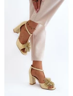 Kožené sandály na podpatku s ozdobou Laura Messi 2758 béžové Kožené sandály na podpatku s ozdobou Laura Messi 2758 béžové