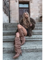 Dámské zateplené kozačky na jehlovém podpatku Mavella – tmavě béžové, eko semiš Dámské zateplené kozačky na jehlovém podpatku Mavella – tmavě béžové, eko semiš