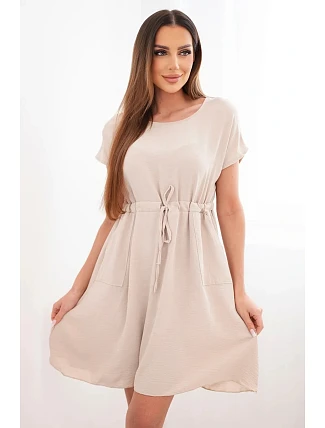 Dámské šaty s krátkým rukávem a páskem v pase béžová