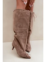 Kozačky s kitten heel z semiše s ozdobným šněrováním béžové Juletta Kozačky s kitten heel z semiše s ozdobným šněrováním béžové Juletta