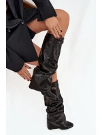 Dámské Kozačky Na Podpatku S Ohnutým Žíním A Zlatým Detalem Černé Diorna Dámské Kozačky Na Podpatku S Ohnutým Žíním A Zlatým Detalem Černé Diorna