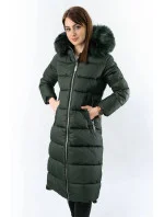 Dlouhá dámská zimní bunda v lahvově zelené barvě s kapucí (7688) Dlouhá dámská zimní bunda v lahvově zelené barvě s kapucí (7688)