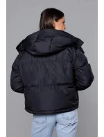 Černá krátká bunda pro přechodné období s kapucí (5M3117-392) Černá krátká bunda pro přechodné období s kapucí (5M3117-392)