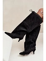 Černé kozačky s kitten heel z semiše s ozdobným šněrováním Juletta Černé kozačky s kitten heel z semiše s ozdobným šněrováním Juletta