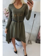 Šaty s ozdobným páskem a khaki nápisem