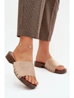 Dámské nazouváky na plochém podpatku se zlatými přezkami Béžové Girella