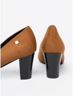 Módní lodičky Karmelowy dámské na širokém podpatku Módní lodičky Karmelowy dámské na širokém podpatku